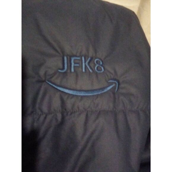 North Face Women's PLUS Size 2X Blue/Black Amazon JFK8 Logo Puffer Jacket - Picture 9 of 9